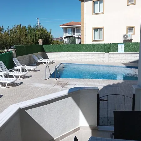 Apartament House & Hotel- Vacance , Ozguen Deniz Sitesi No 5 *